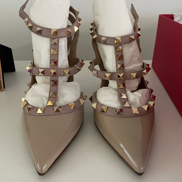 Valentino Garavani Patent Caged Rockstud heels - Picture 2 of 8